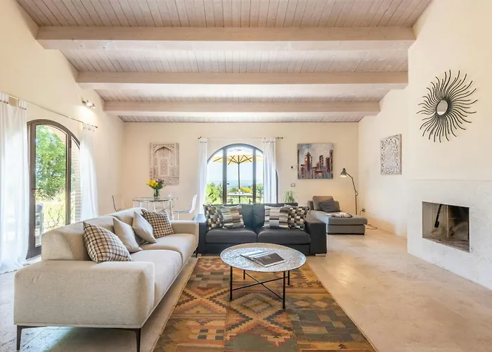 House Between Val Di Chiana And Val D'orcia *
